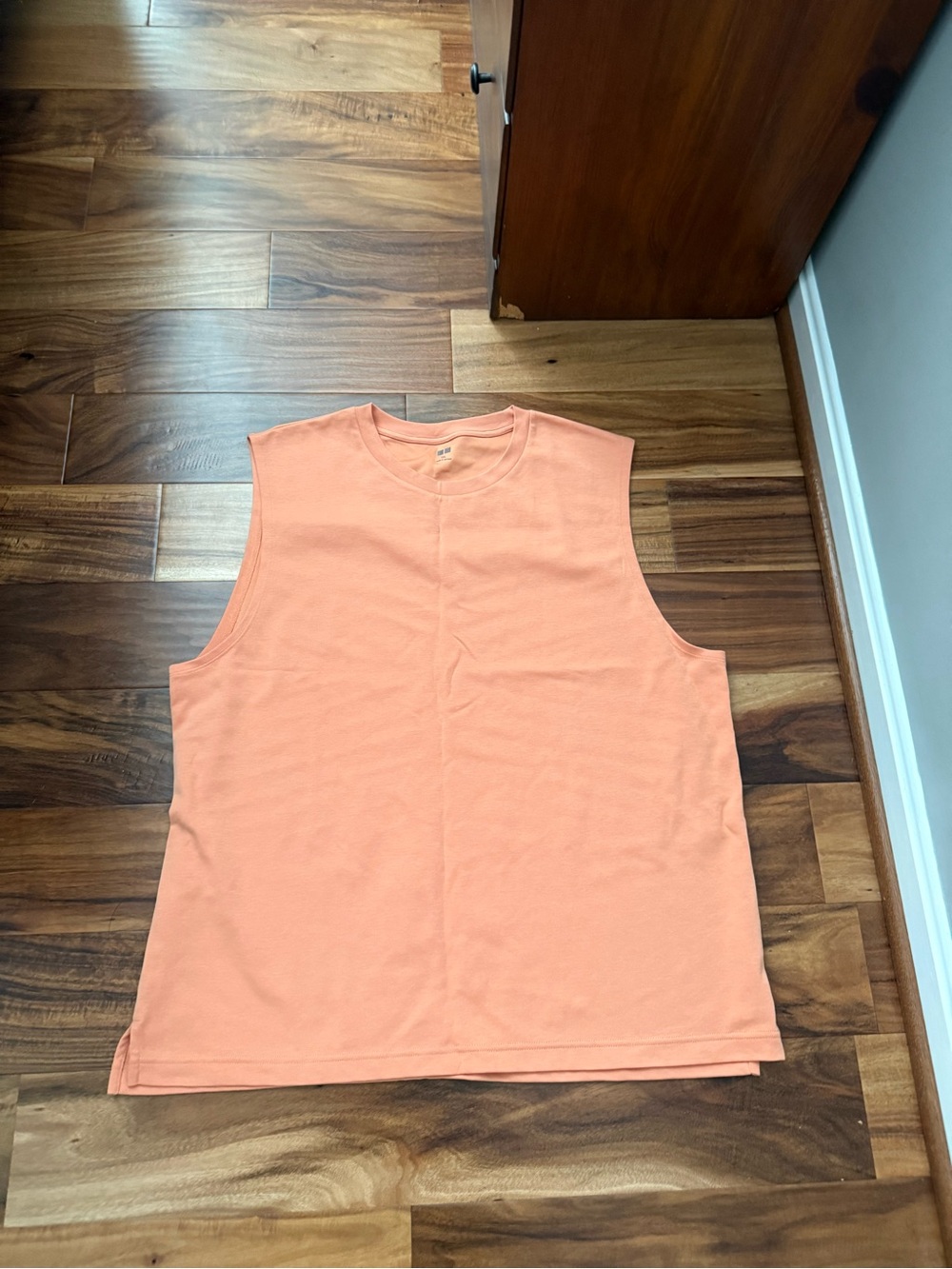 Uniqlo Peach Crewneck Muscle Tank